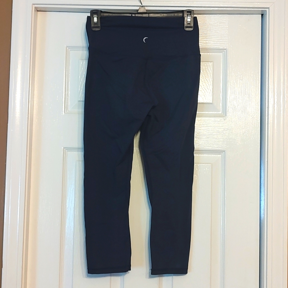 Zyia navy Capri leggings